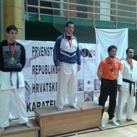 VINKO URSIĆ GLAVANOVIĆ - ZLATNI